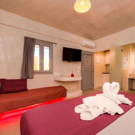 The Muses Of Santorini Private Jacuzzi Suites Vóthon Dış mekan fotoğraf