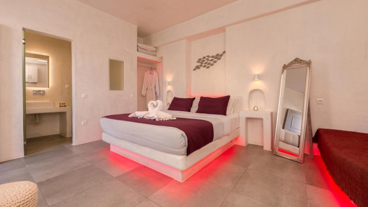 The Muses Of Santorini Private Jacuzzi Suites Vóthon Dış mekan fotoğraf
