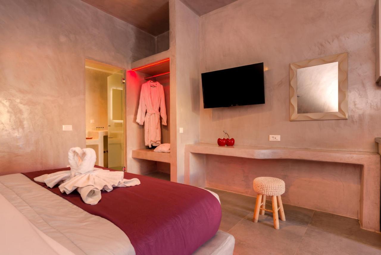 The Muses Of Santorini Private Jacuzzi Suites Vóthon Dış mekan fotoğraf