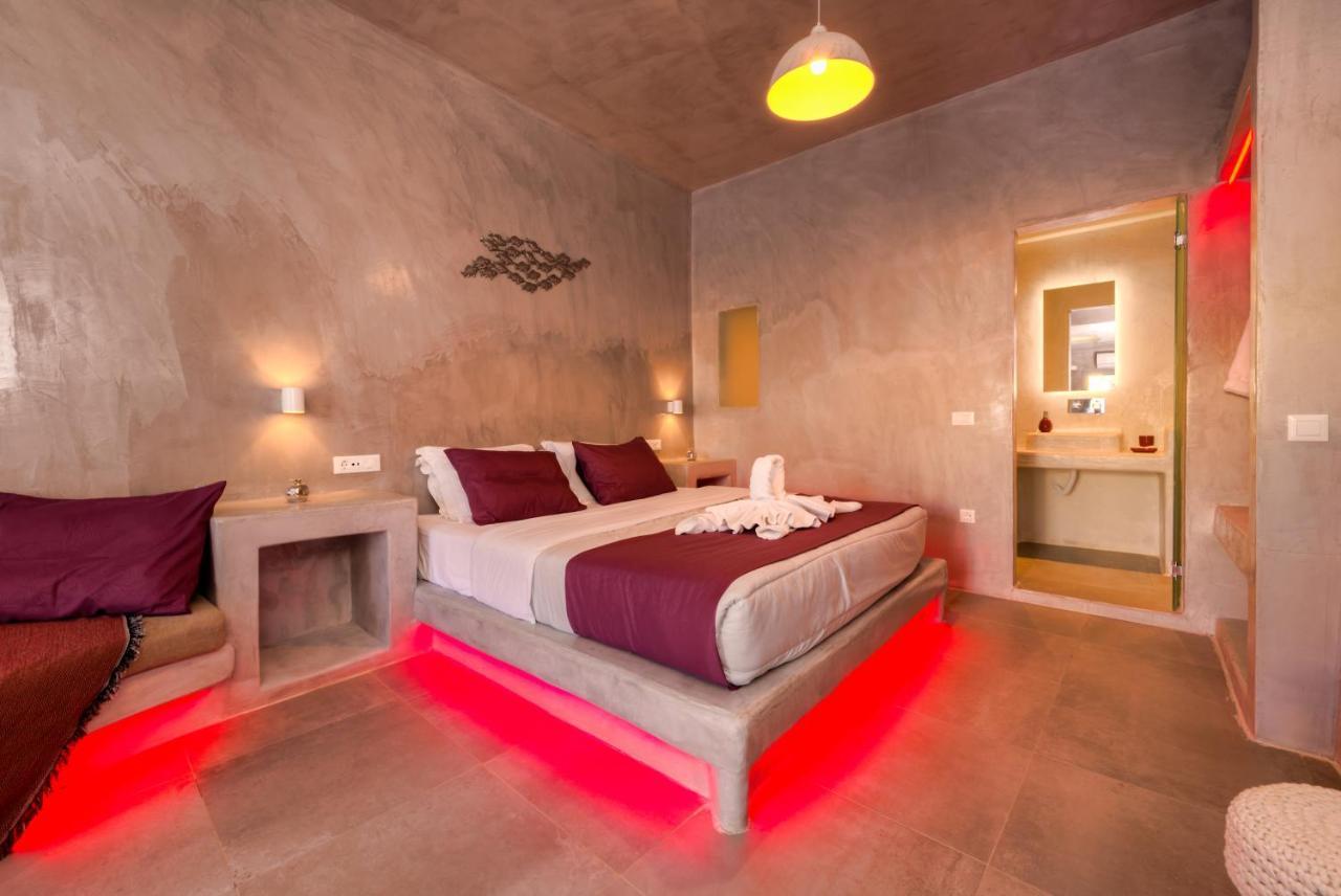 The Muses Of Santorini Private Jacuzzi Suites Vóthon Dış mekan fotoğraf