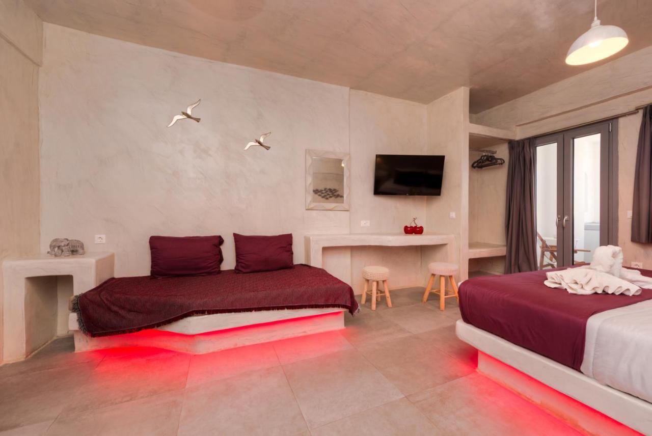 The Muses Of Santorini Private Jacuzzi Suites Vóthon Dış mekan fotoğraf