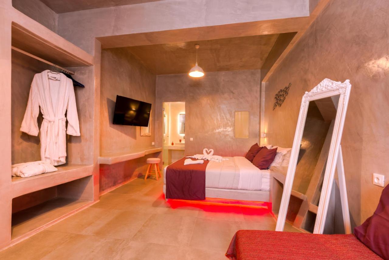 The Muses Of Santorini Private Jacuzzi Suites Vóthon Dış mekan fotoğraf