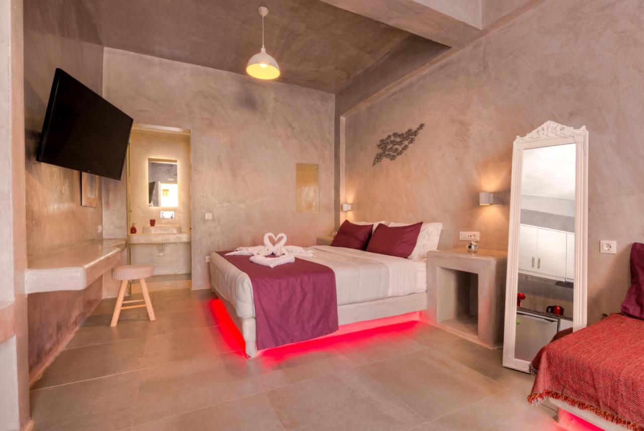 The Muses Of Santorini Private Jacuzzi Suites Vóthon Dış mekan fotoğraf