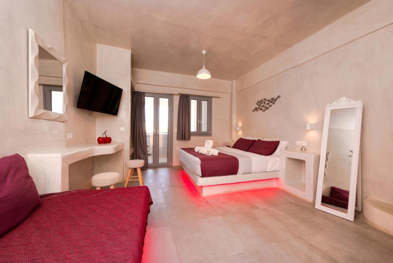 The Muses Of Santorini Private Jacuzzi Suites Vóthon Dış mekan fotoğraf