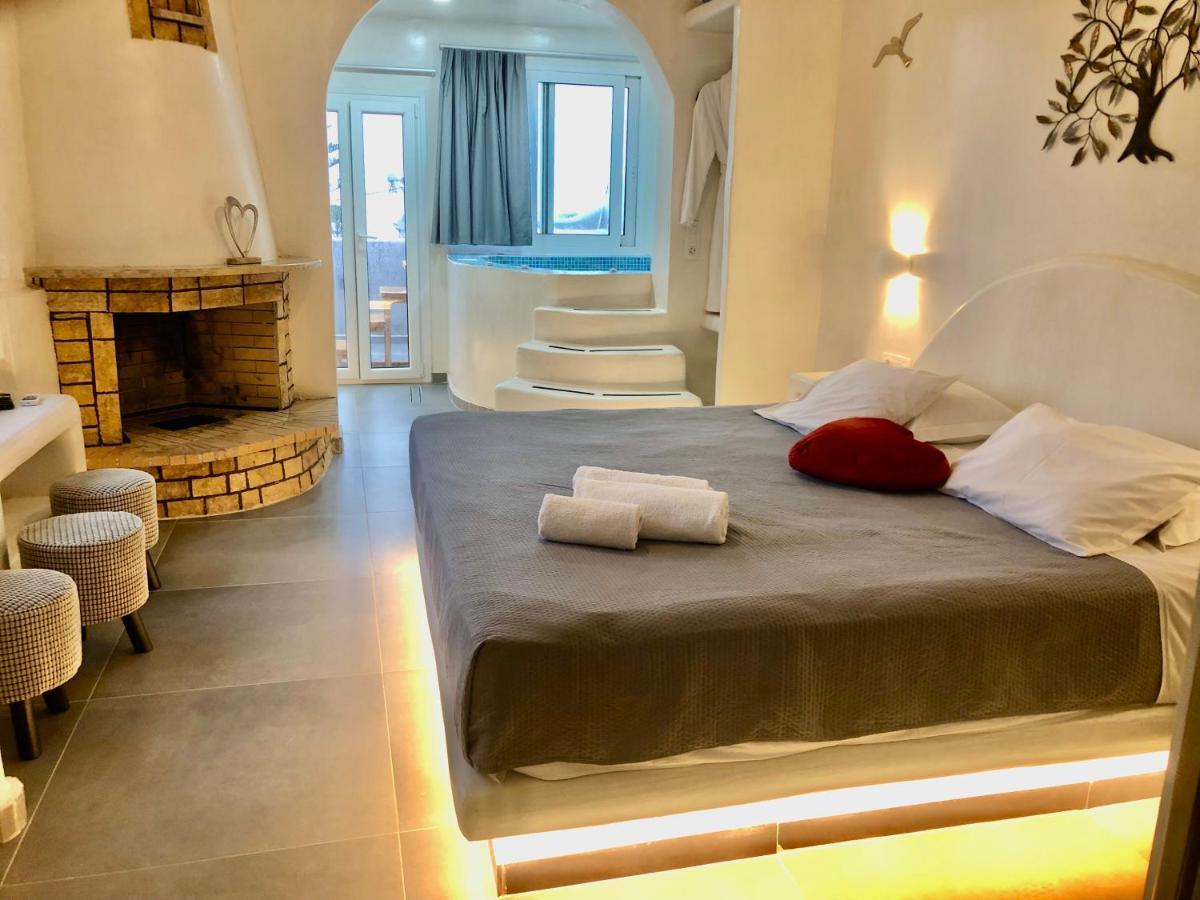 The Muses Of Santorini Private Jacuzzi Suites Vóthon Dış mekan fotoğraf