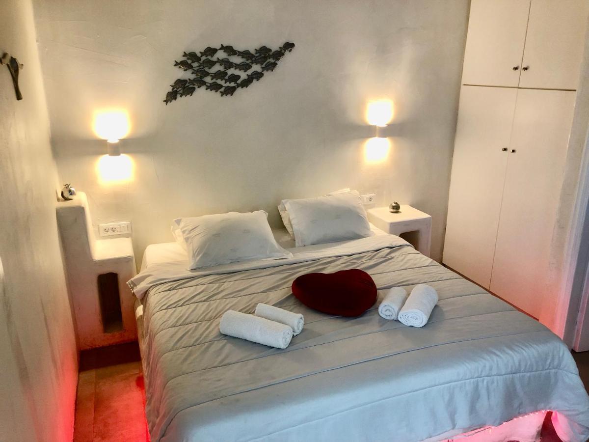 The Muses Of Santorini Private Jacuzzi Suites Vóthon Dış mekan fotoğraf