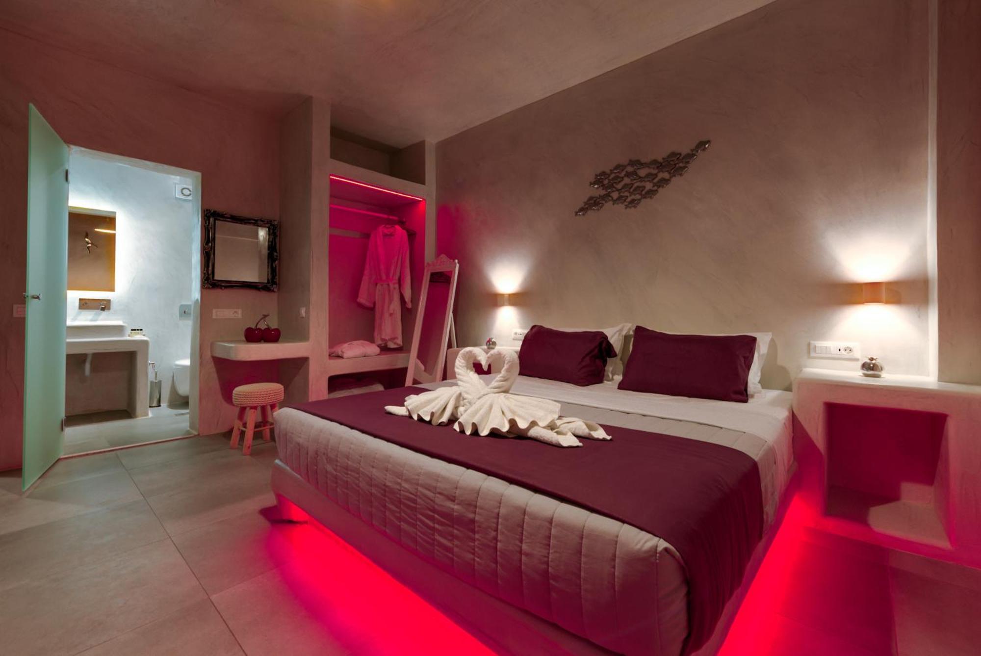 The Muses Of Santorini Private Jacuzzi Suites Vóthon Dış mekan fotoğraf