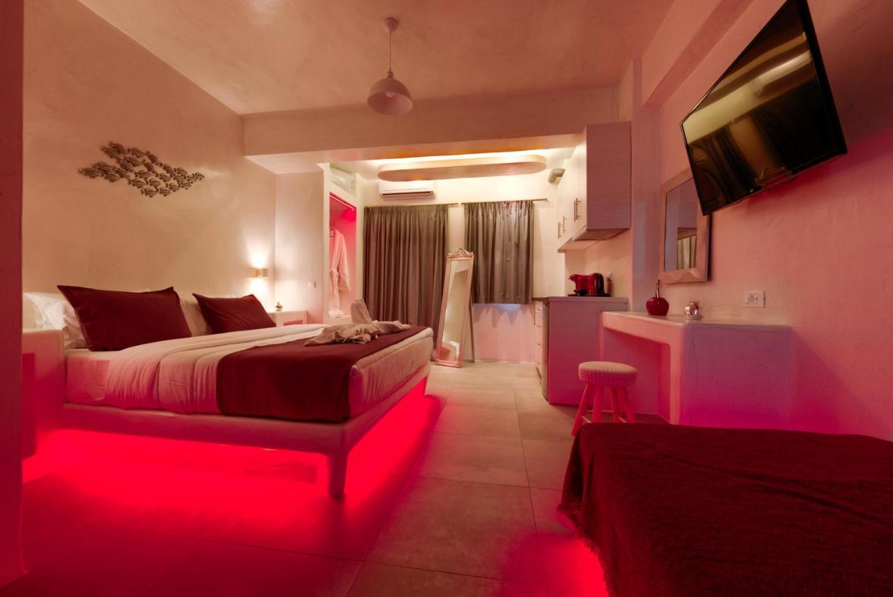 The Muses Of Santorini Private Jacuzzi Suites Vóthon Dış mekan fotoğraf