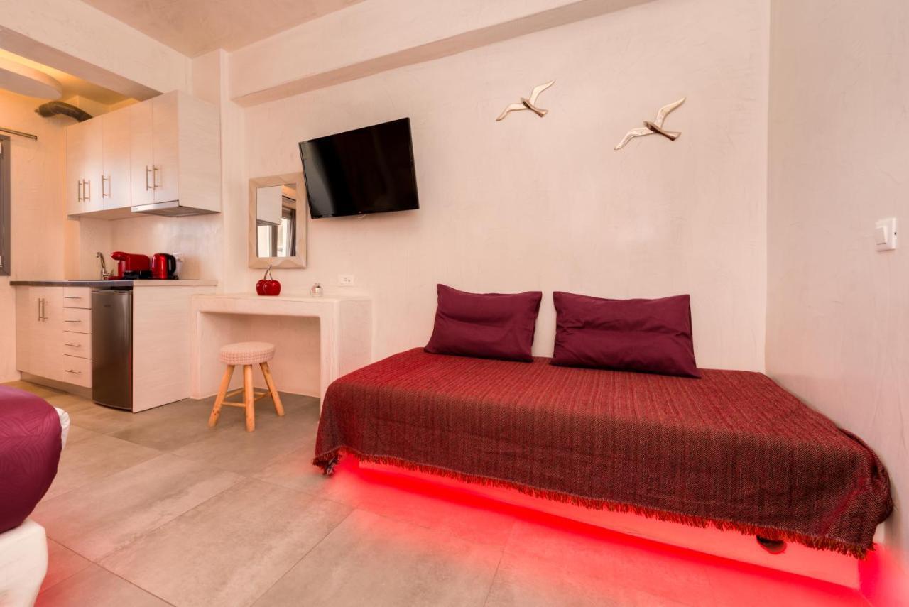 The Muses Of Santorini Private Jacuzzi Suites Vóthon Dış mekan fotoğraf