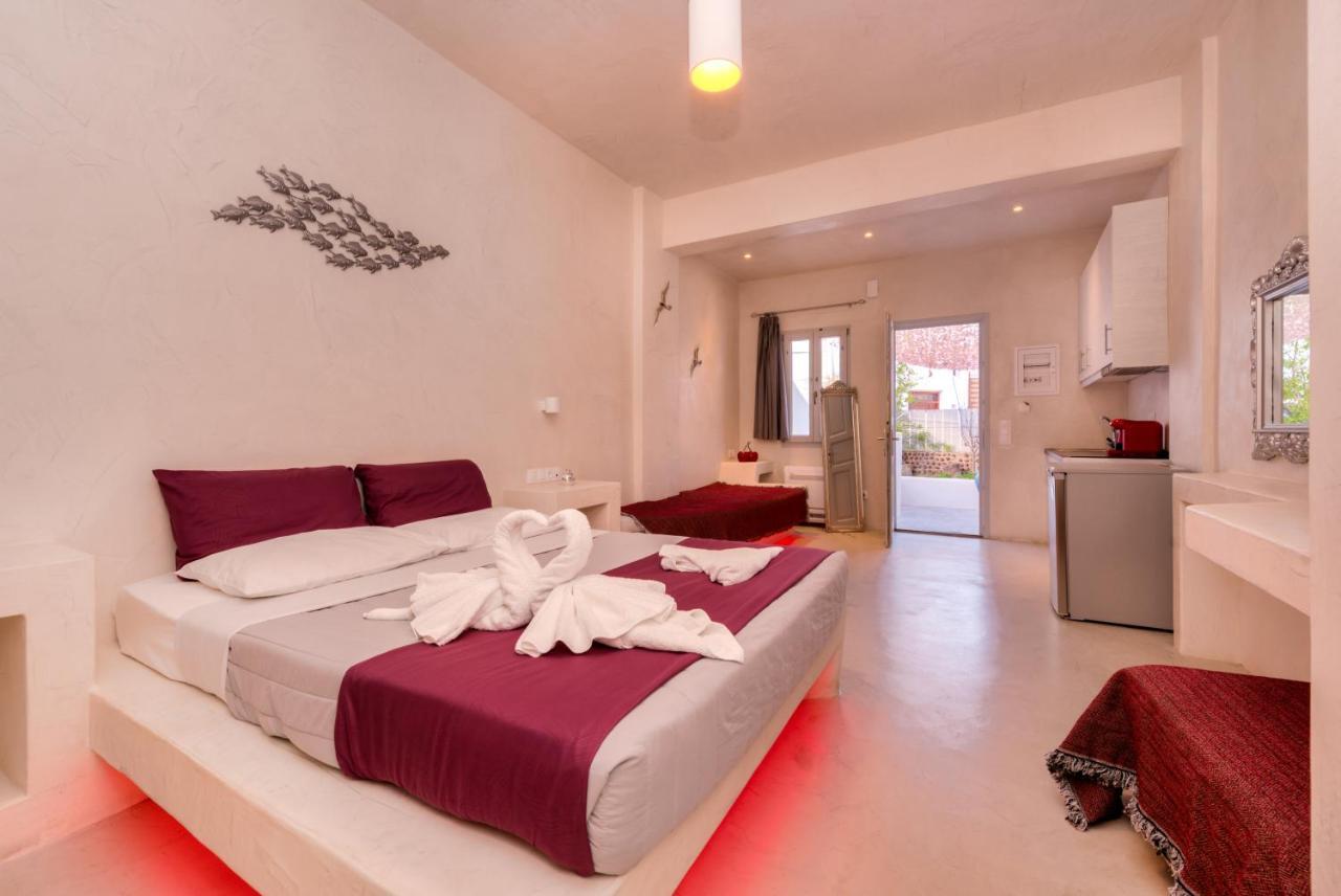 The Muses Of Santorini Private Jacuzzi Suites Vóthon Dış mekan fotoğraf